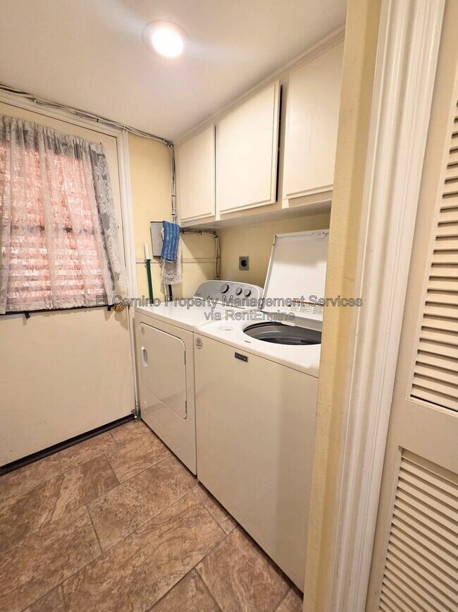 Building Photo - 2702 Belmont Ct