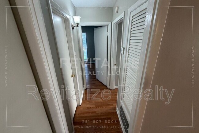 Building Photo - 1504 Dauphin St