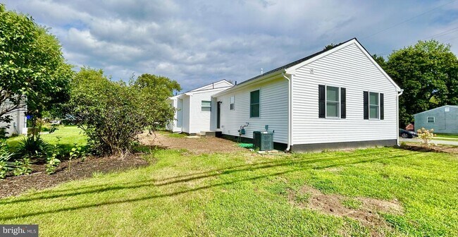 Building Photo - 201 McKinley Ave