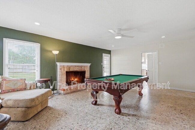 Building Photo - 2423 W Gramercy Pl