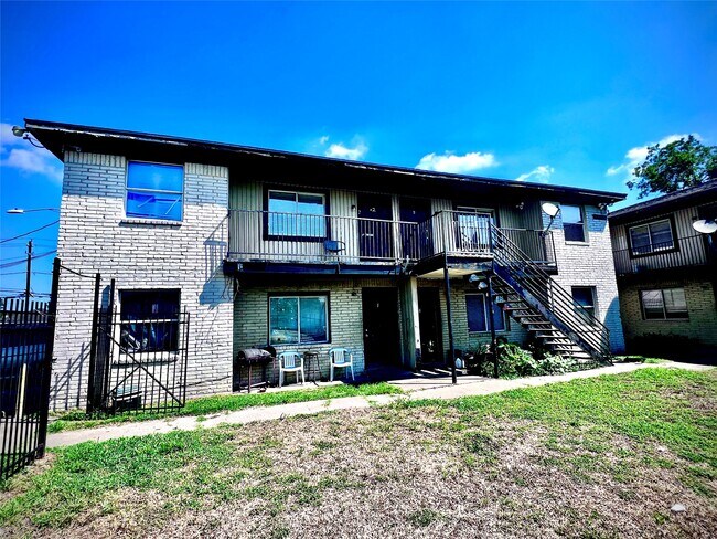 Building Photo - 6802 Sayers St