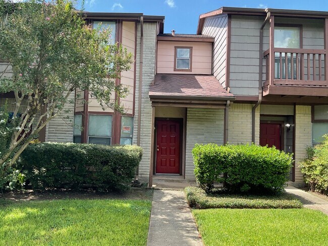 Building Photo - 12400 Brookglade Cir
