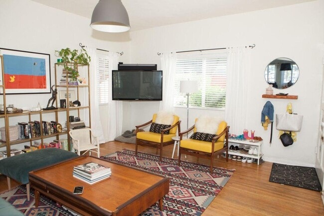 Building Photo - 1513 Murray Dr