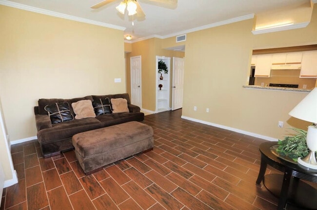 Building Photo - 1330 Old Spanish Trl