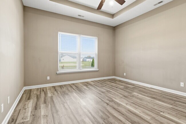 Building Photo - 3410 Monument Dr