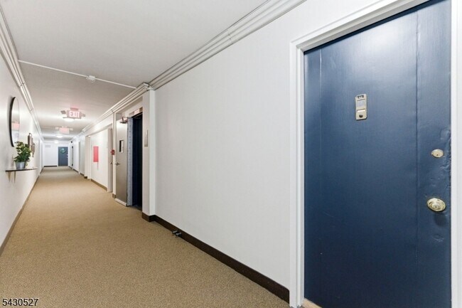 Building Photo - 415 Claremont Ave