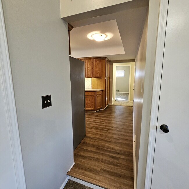 Building Photo - 3 Bedroom, 1.5 Bath Brick Ranch with Attached 2.5 Car Garage. Huge Great Room and Living Room. Bi...