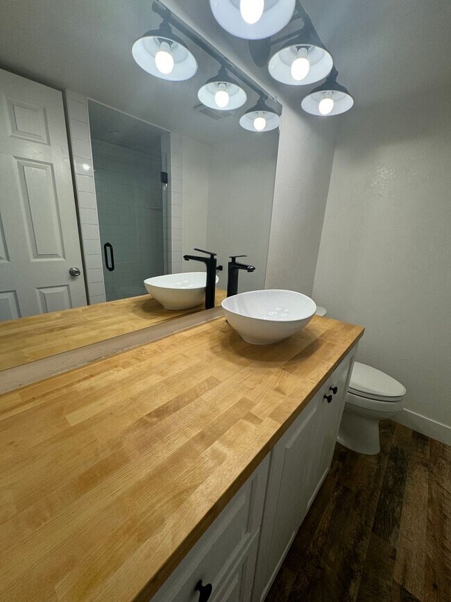 Building Photo - Beautiful Orem Basement Apartment for rent!