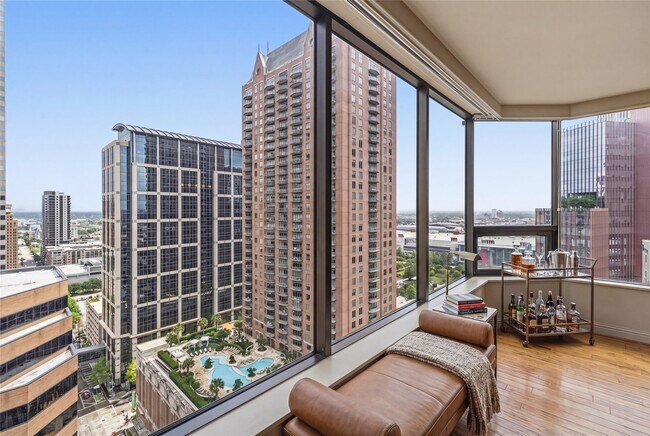 Building Photo - 1111 Caroline St