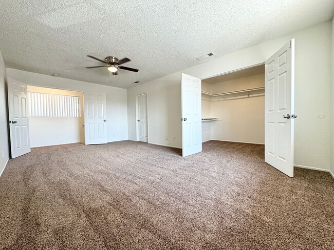 Building Photo - AVAILABLE NOW!!! 2 Bedroom / 2 Bath Apartment in Cathedral City!