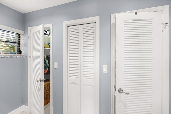 Building Photo - 17341 SW 74th Ave