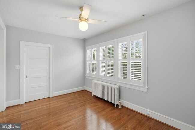 Building Photo - 3839 Beecher St NW