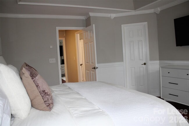 Building Photo - 17726 Delmas Dr