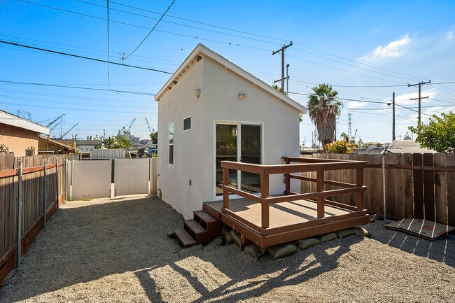 Building Photo - 2653 Newton Ave