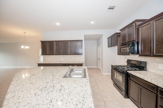 Building Photo - 9531 McDowell Dr