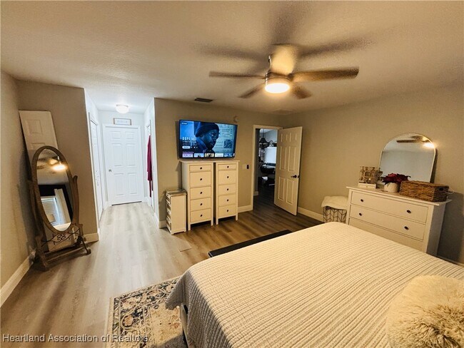 Building Photo - 3823 El Rado Ave