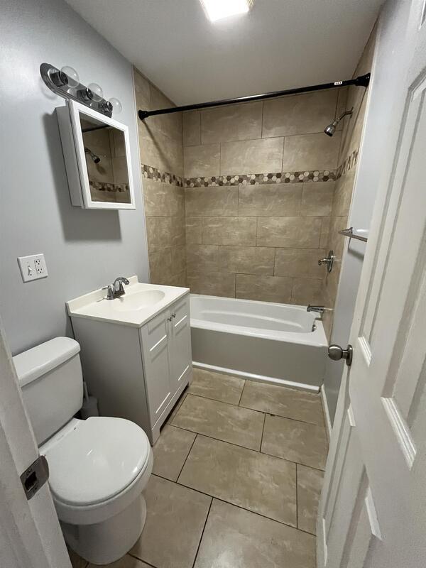 Building Photo - 113 Morris St