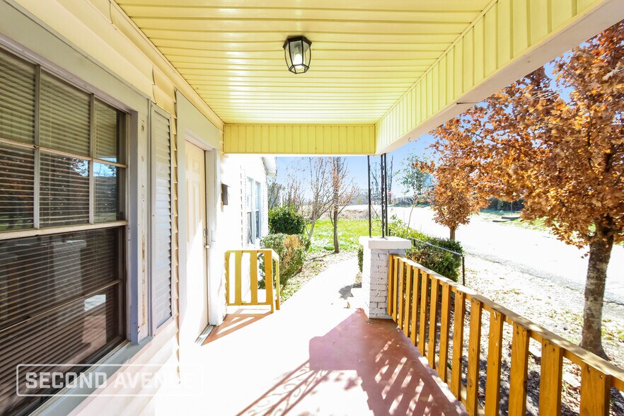 Building Photo - 412 Irving St