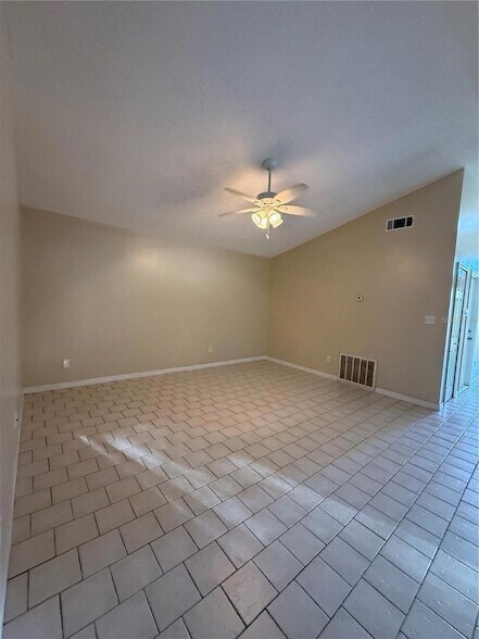 Building Photo - 776 Wolf Creek Ct