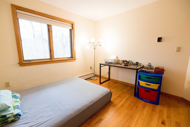 Building Photo - 18 Clifford Ave