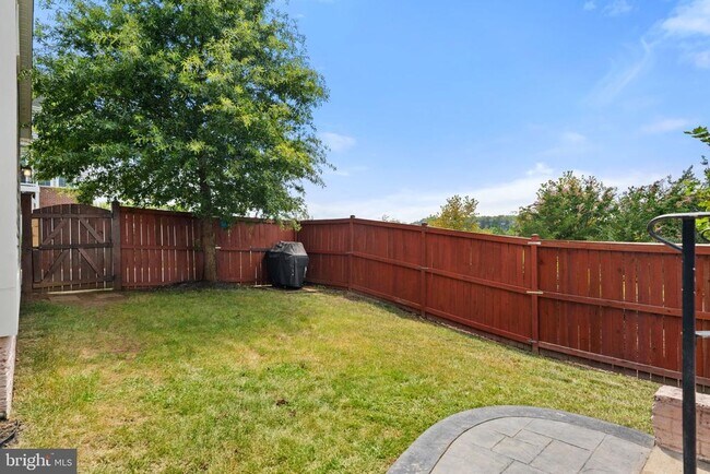 Building Photo - 431 Alder Dr