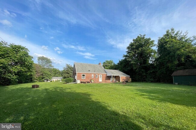 Building Photo - 7110 Coventry Rd