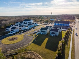 Building Photo - Carver Landing