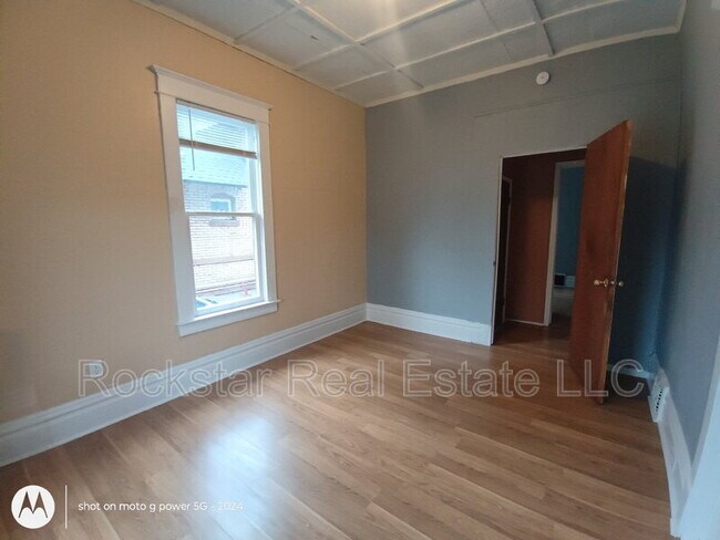 Building Photo - 519 E Ermina Ave