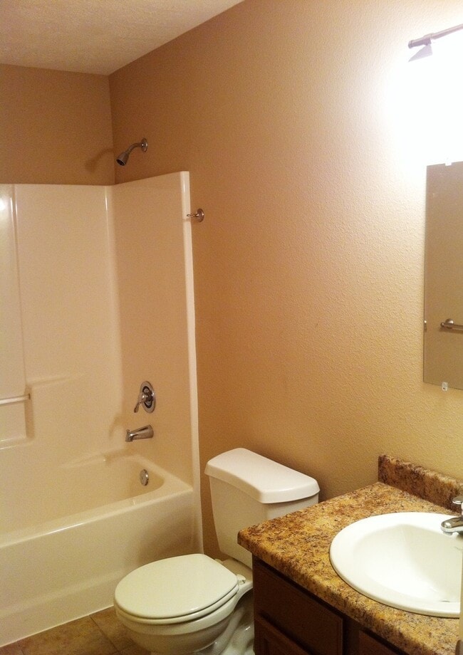 Building Photo - 5634 W Sugar Pine Dr