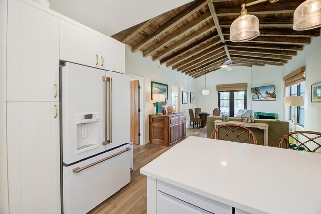 Building Photo - 110 Marine Way