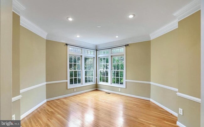 Building Photo - 2054 Madrillon Rd