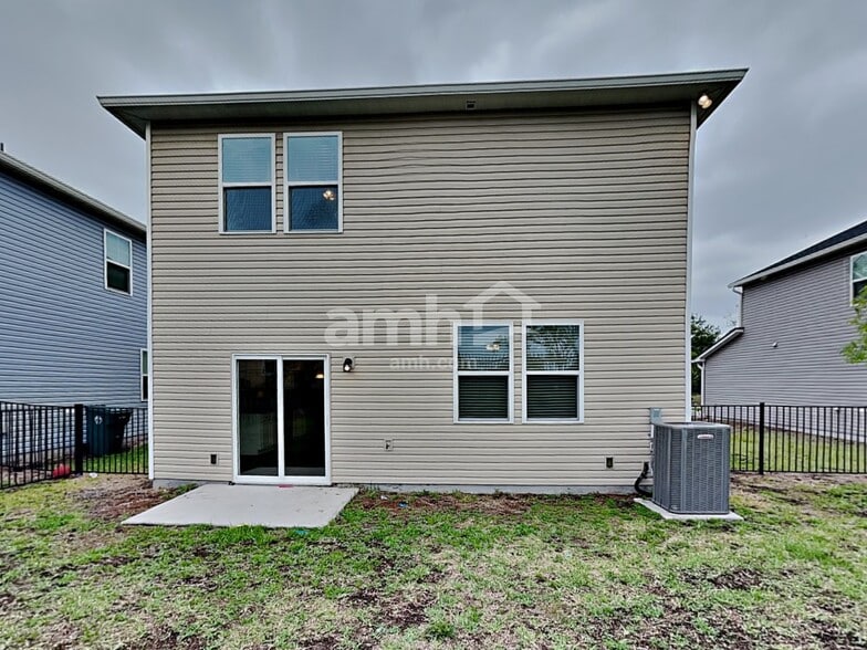 Building Photo - 8553 Highfield Ave
