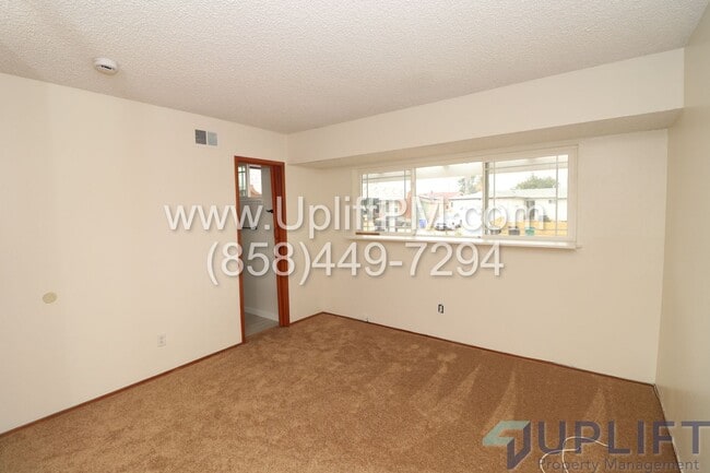 Building Photo - Spacious 3-Bed 2-Bath Home with Pool