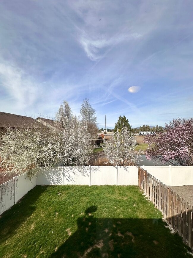 Building Photo - 2895 SW Indian Ave