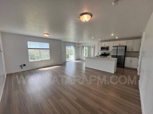 Building Photo - 346 Grassland Dr