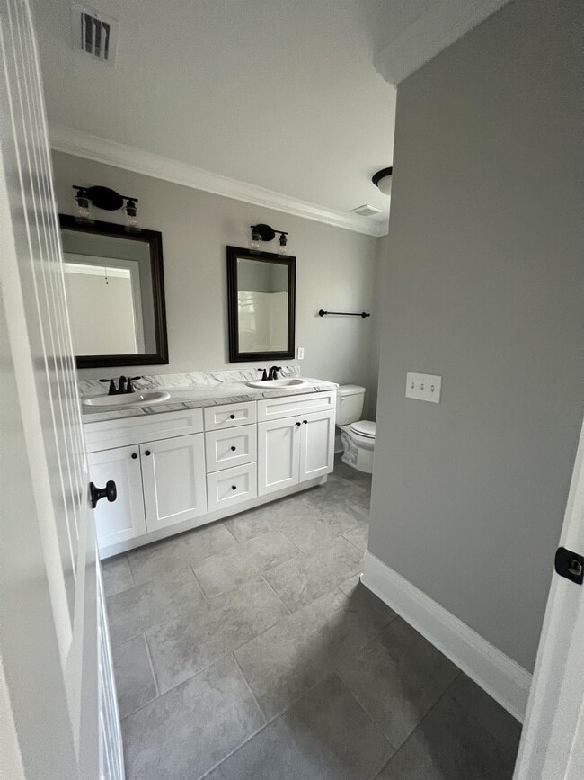 Building Photo - 25 Provo Pl