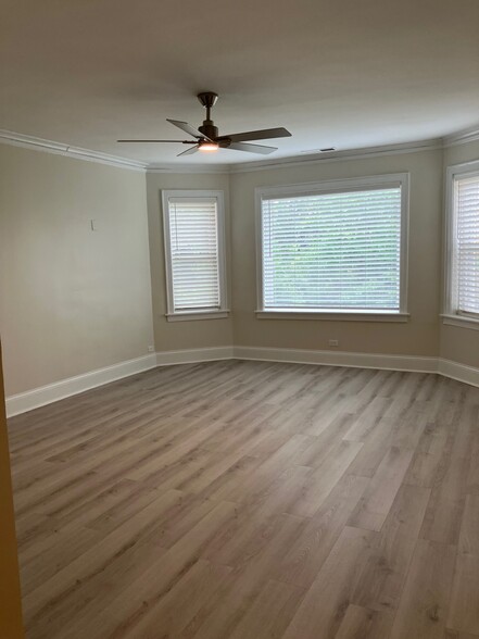 Living Room - 2856 W Shakespeare Ave