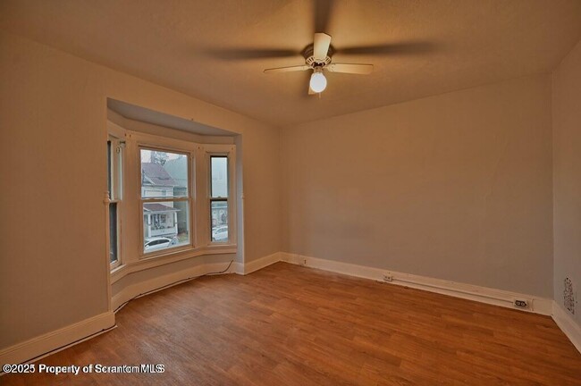 Building Photo - 1416 Capouse Ave