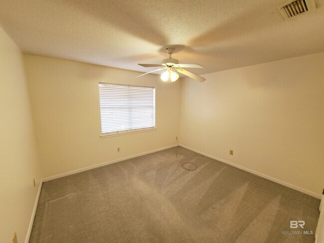 Building Photo - 123 Melanie Loop