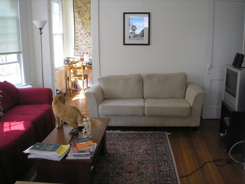 Building Photo - 161 Nicoll St