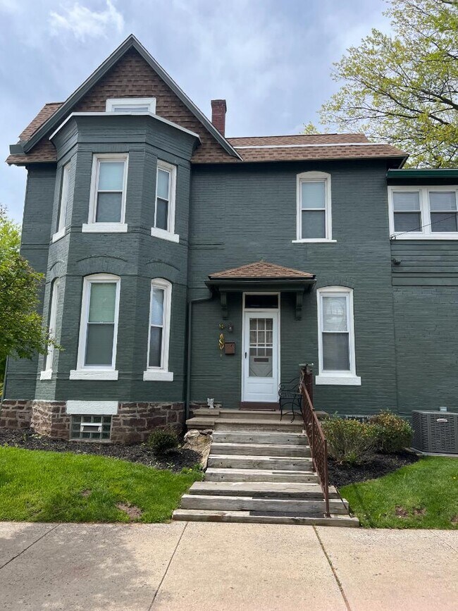 Building Photo - 202 S Broad St