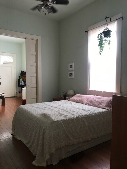 Building Photo - 3611 Banks St