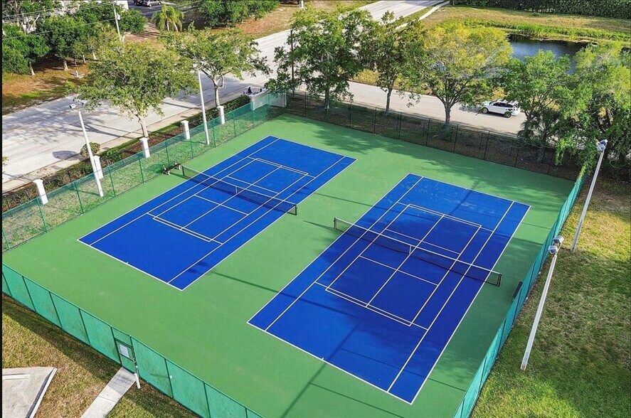 Building Photo - 4802 51st St W