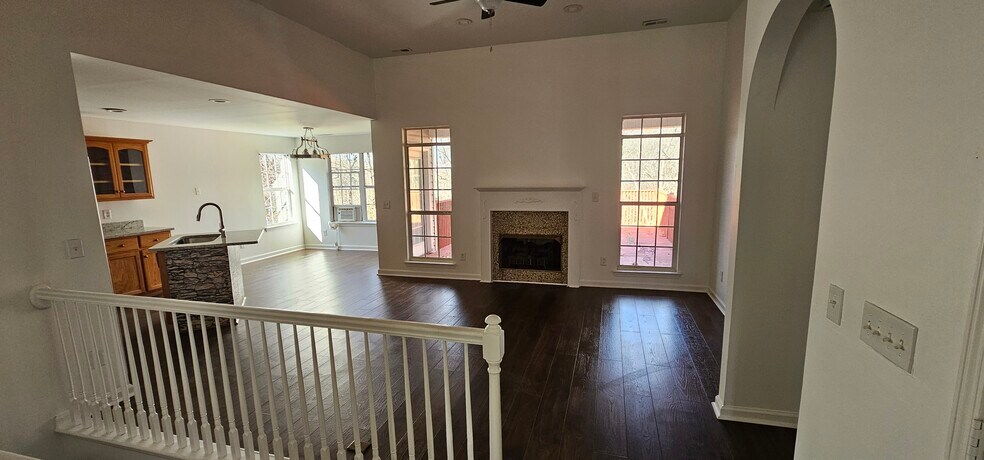 Building Photo - 5109 Marie Cir