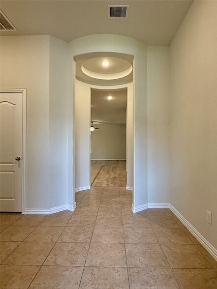 Building Photo - 3834 W Vicksburg Estates Dr