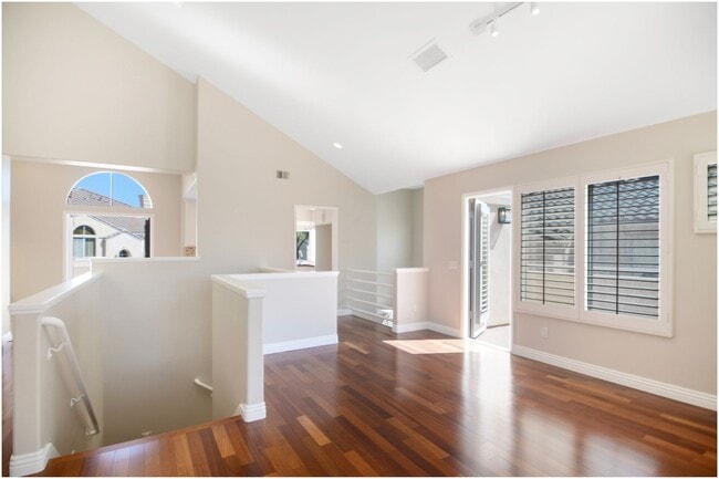 Building Photo - 2 Bedroom Plus Loft - Laguna Niguel Condo!