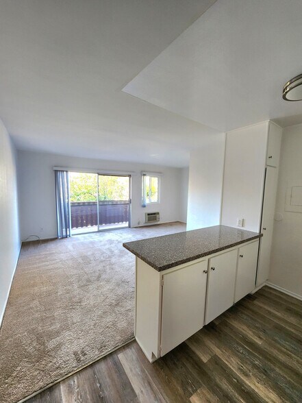 Building Photo - 8726 Independence Ave