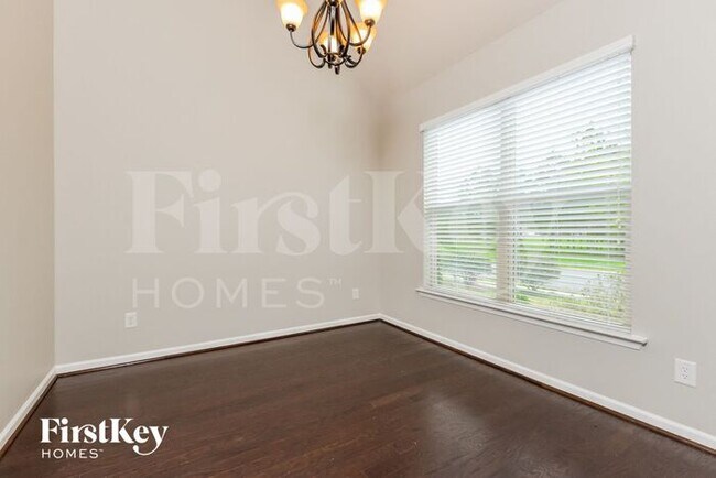 Building Photo - 12839 Olmsted Cir