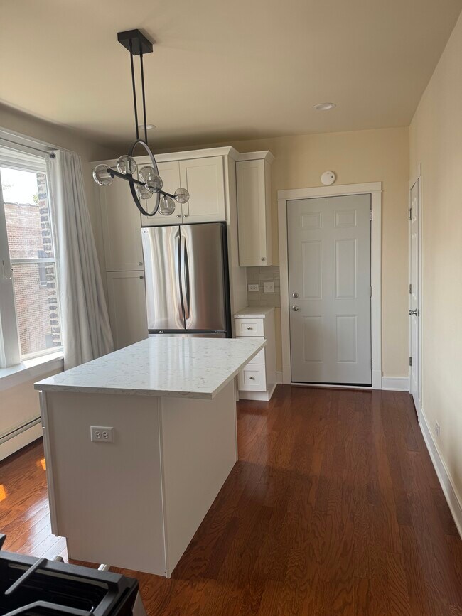 Kitchen - 3429 S Union Ave