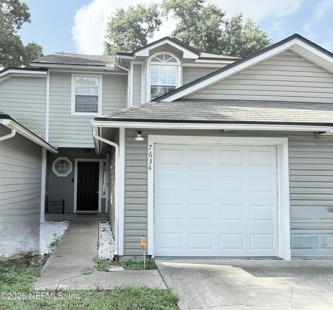Primary Photo - 7634 Rain Forest Dr W